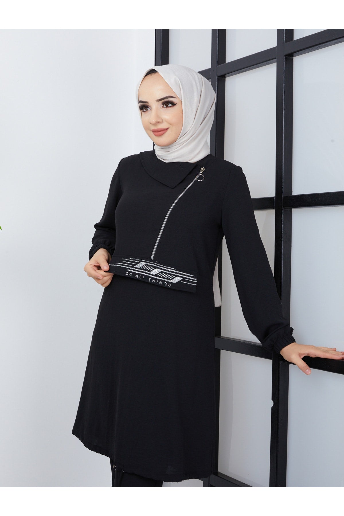 طقم BELLİNA لون أسود
