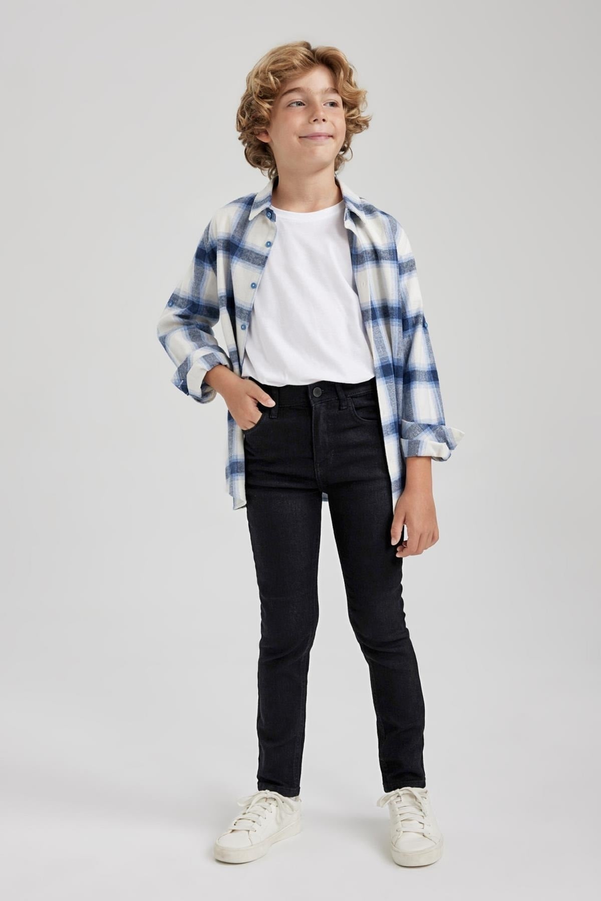 جينز Defacto لون أسود