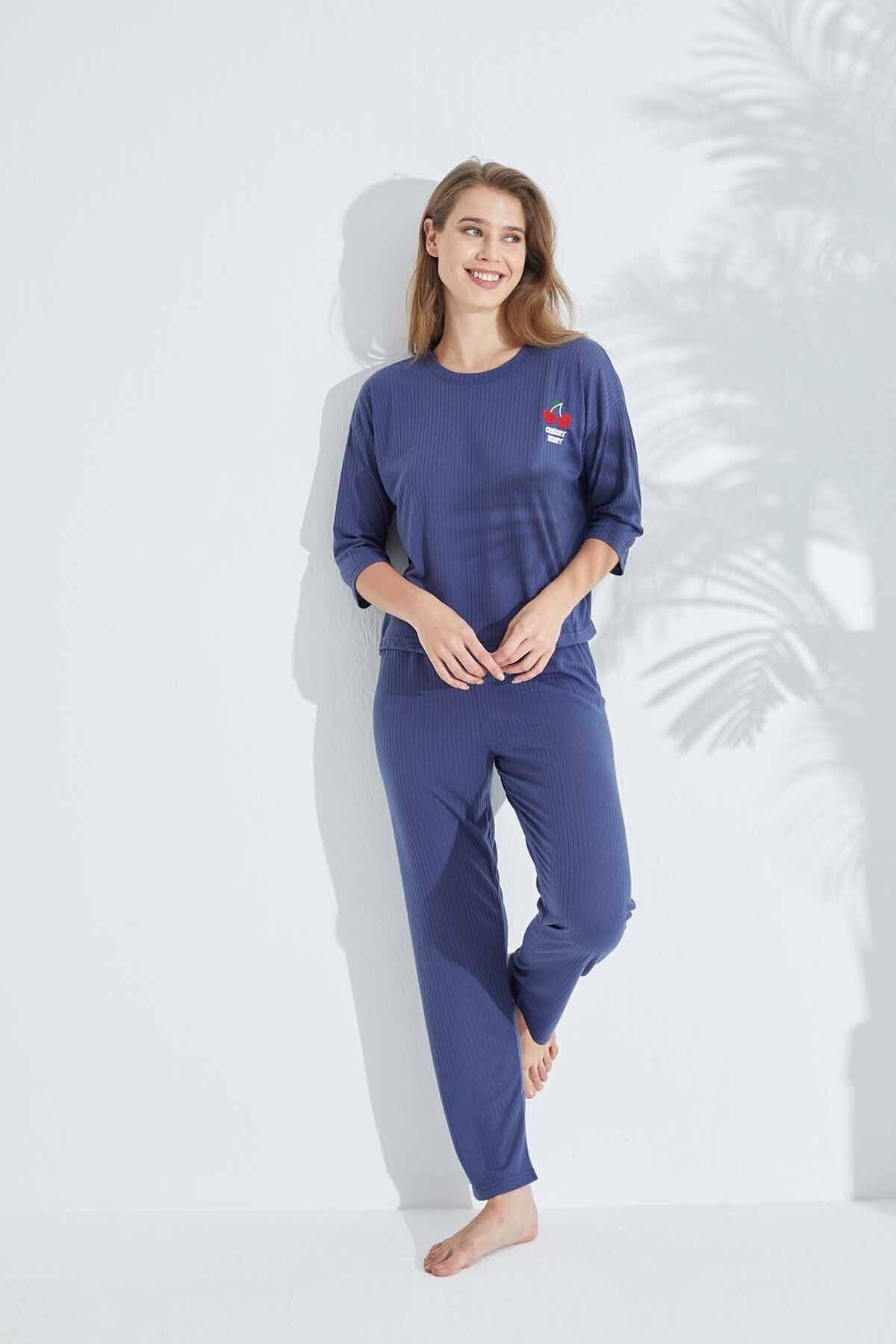 طقم بيجاما Siyah İnci لون أزرق غامق