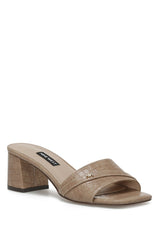 شبشب Nine West لون بيج