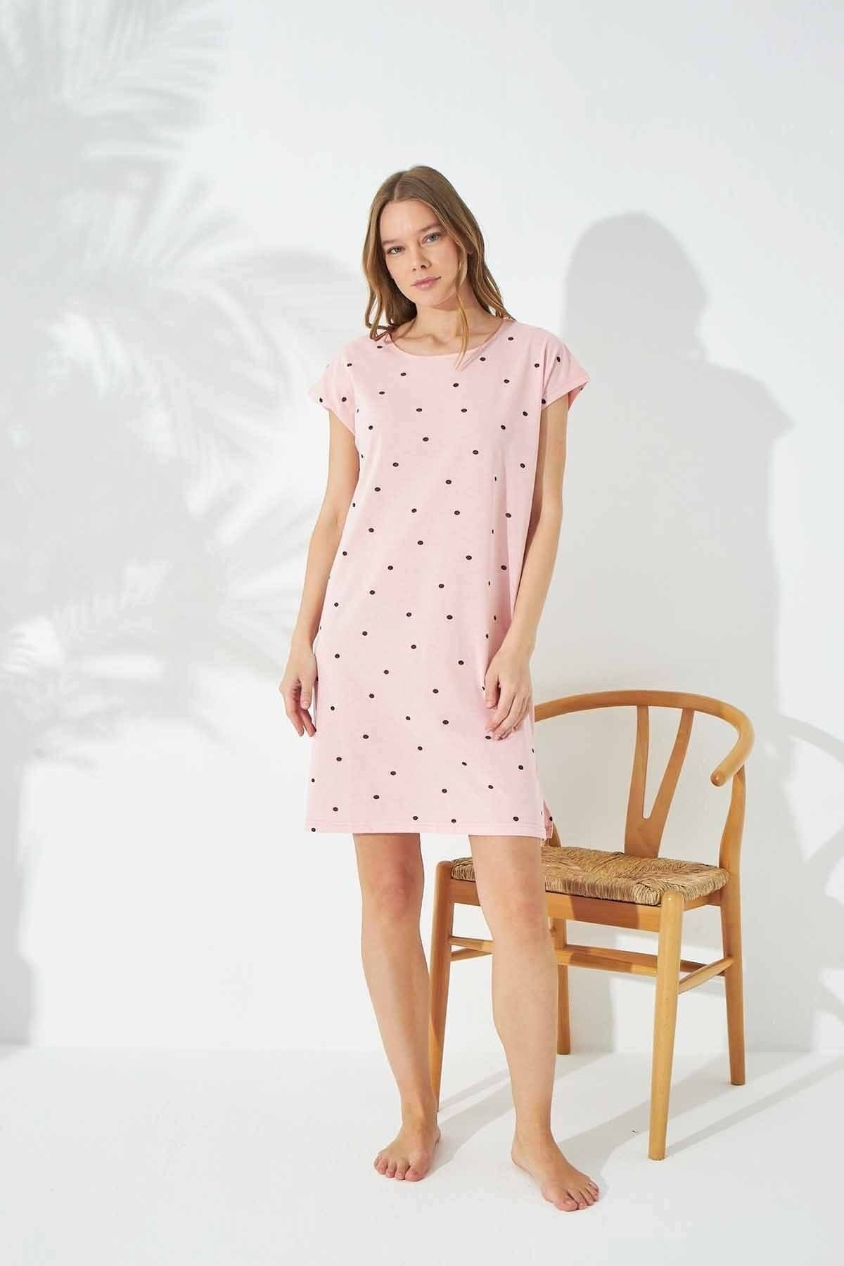 قميص النوم Siyah İnci لون زهري