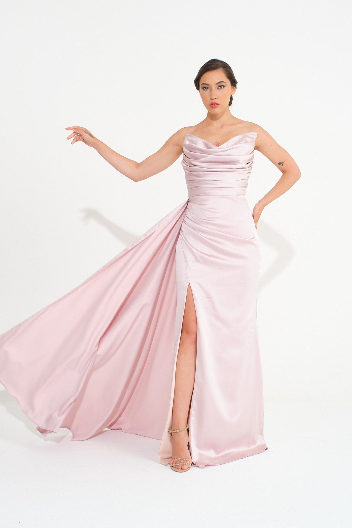 فستان سهرة SpringStore لون زهري