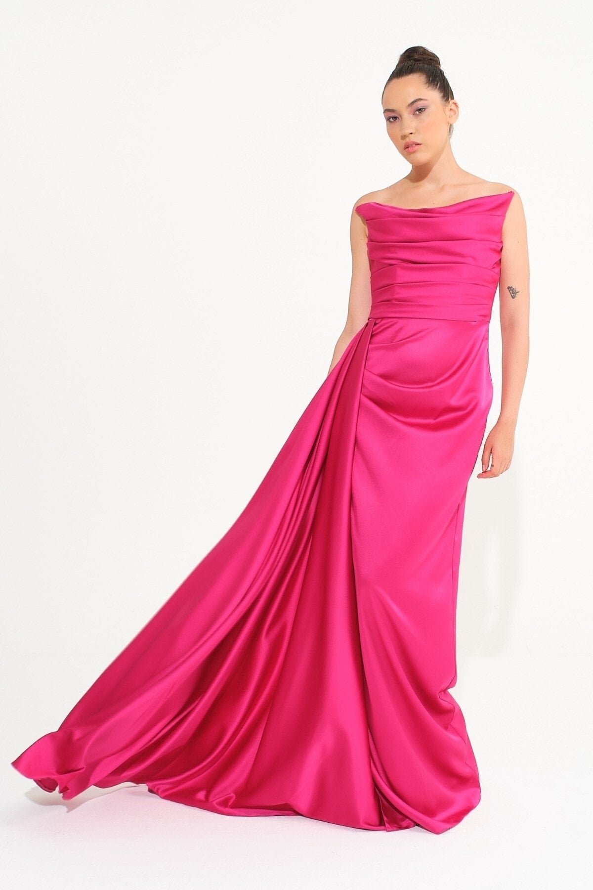 فستان سهرة SpringStore لون زهري