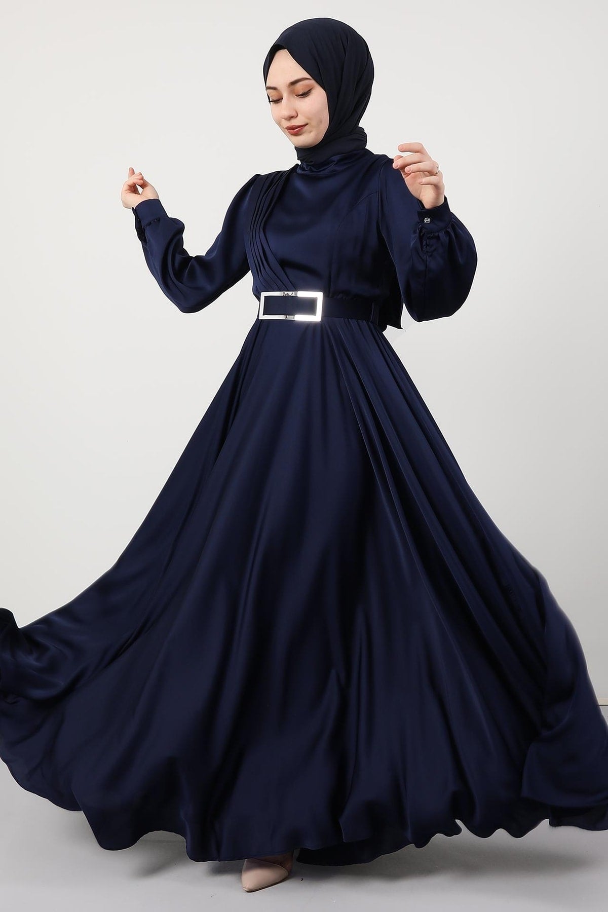 فستان سهرة giz astore لون أزرق غامق