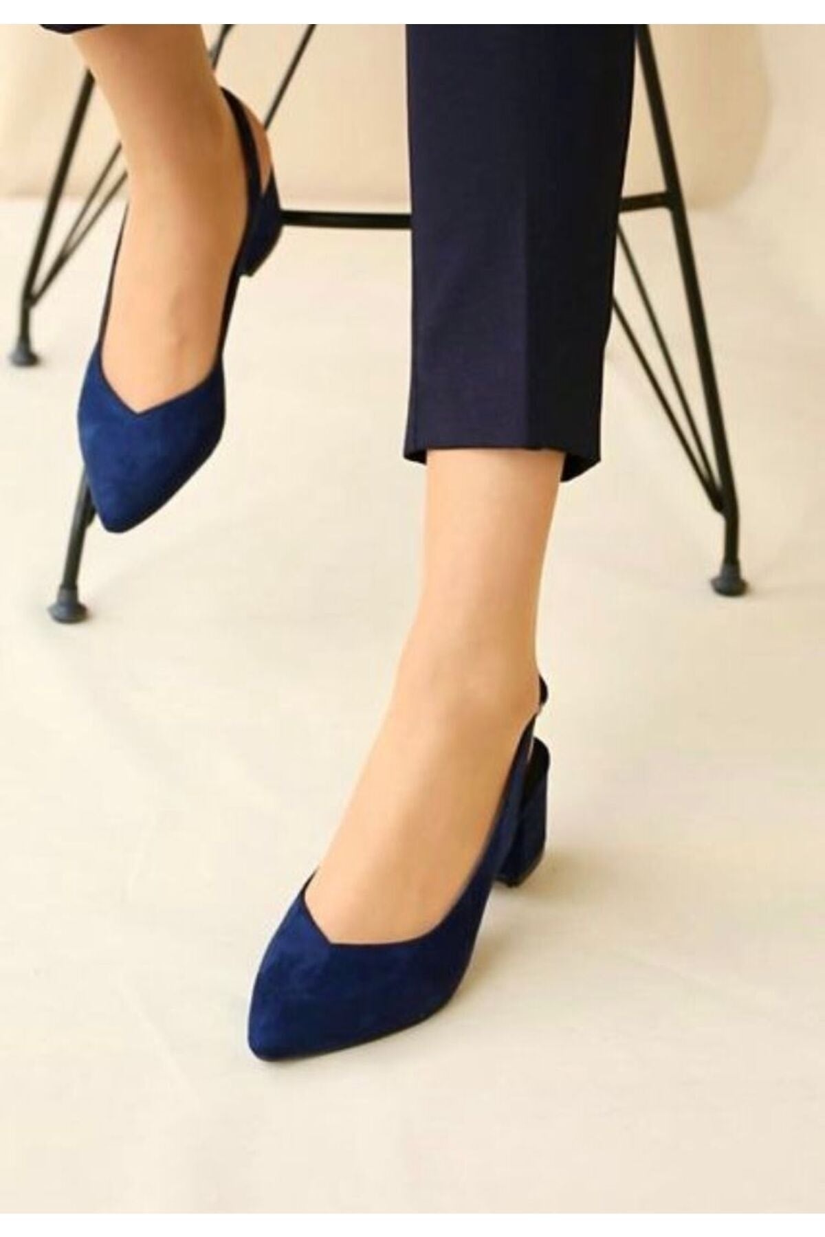حذاء كلاسيكي بكعب Demashoes لون أزرق غامق