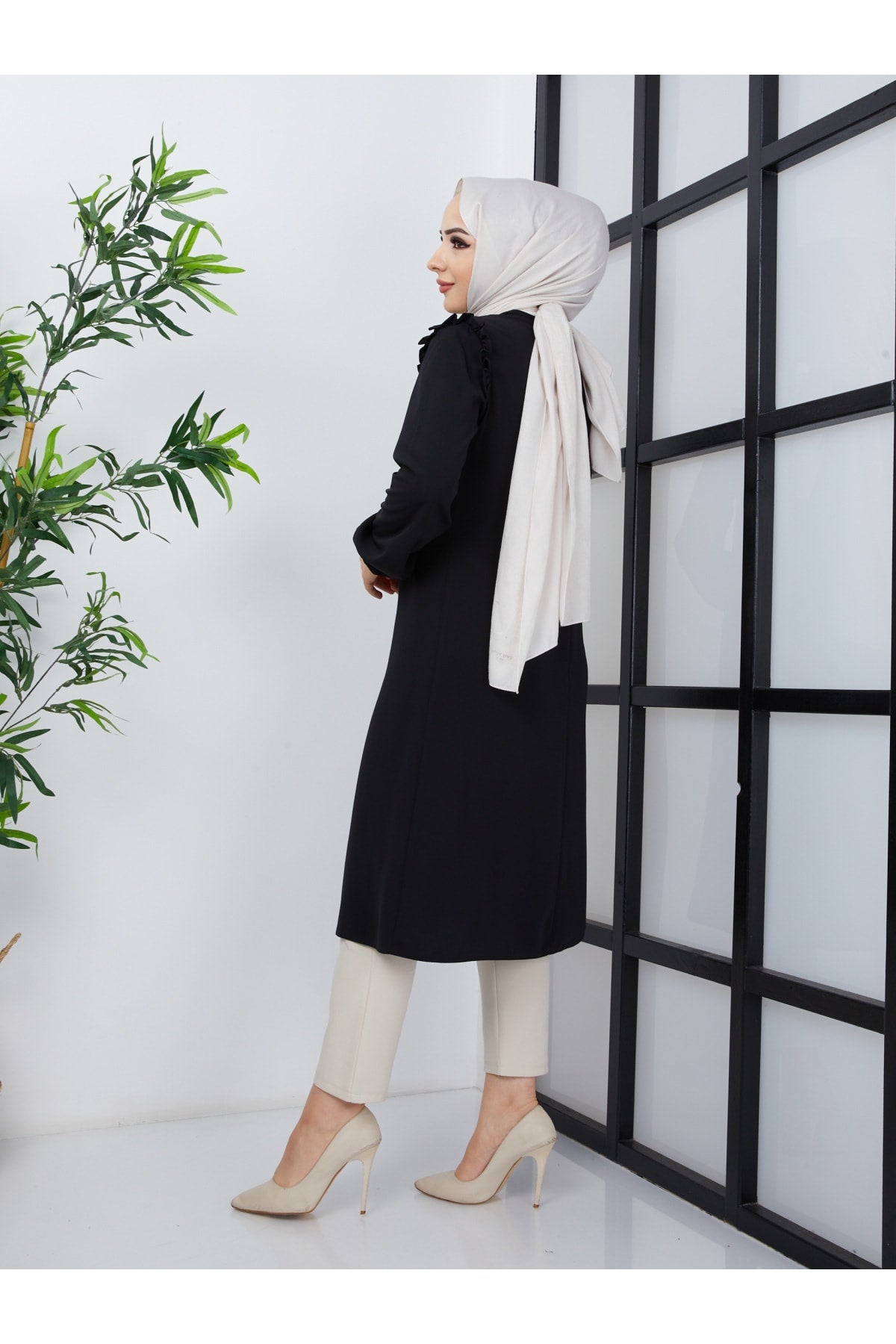تونيك BELLİNA لون أسود