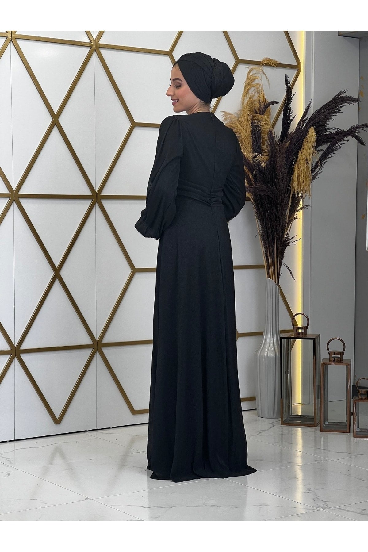 فستان سهرة Surikka لون أسود