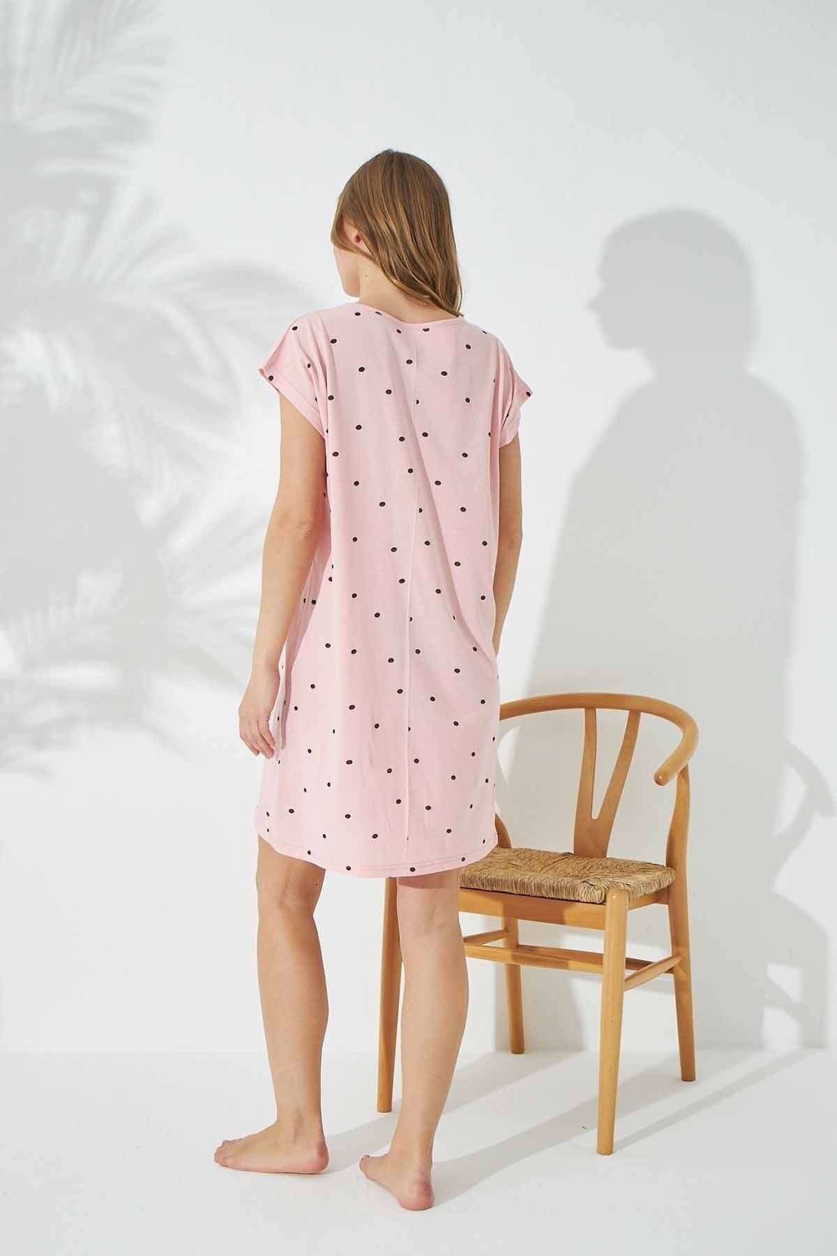 قميص النوم Siyah İnci لون زهري