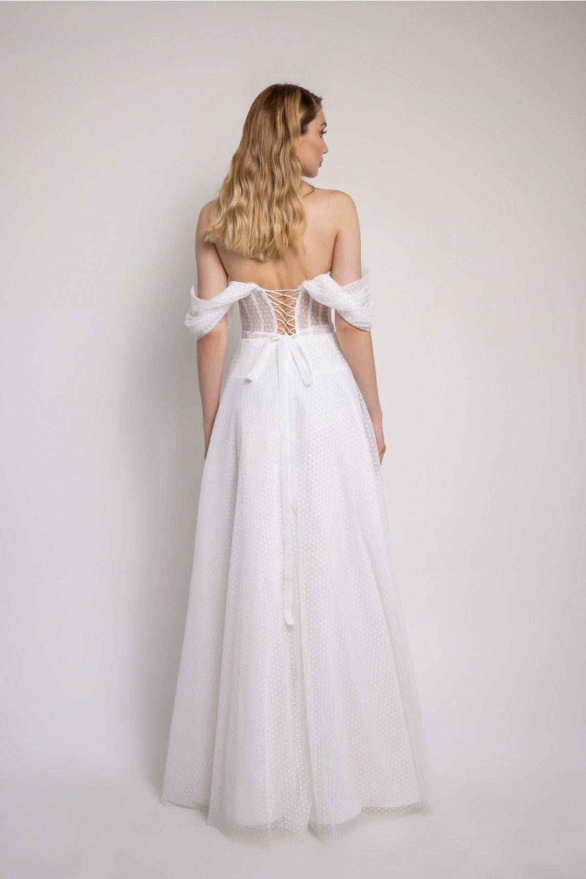 فستان سهرة Lenta Moda لون أبيض