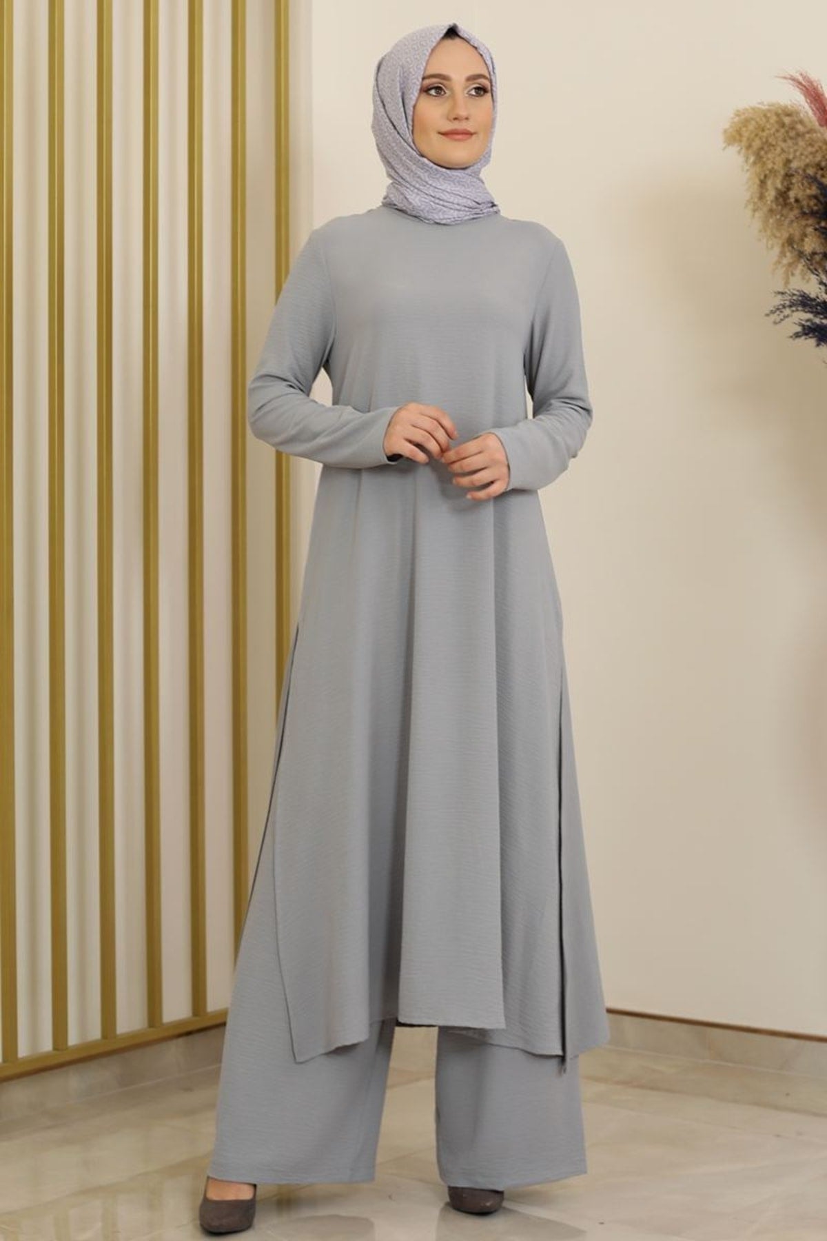 طقم Fashion Showcase لون رمادي