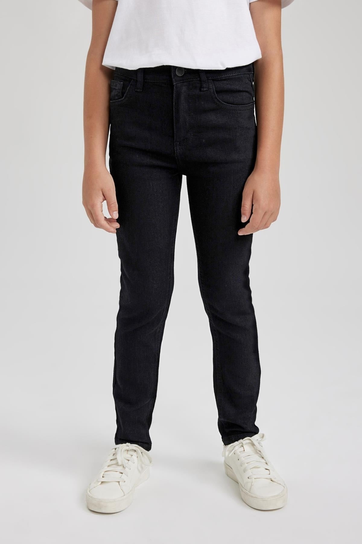 جينز Defacto لون أسود