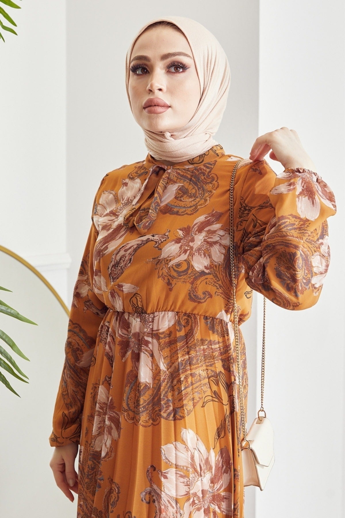 فستان InStyle لون غني بالألوان