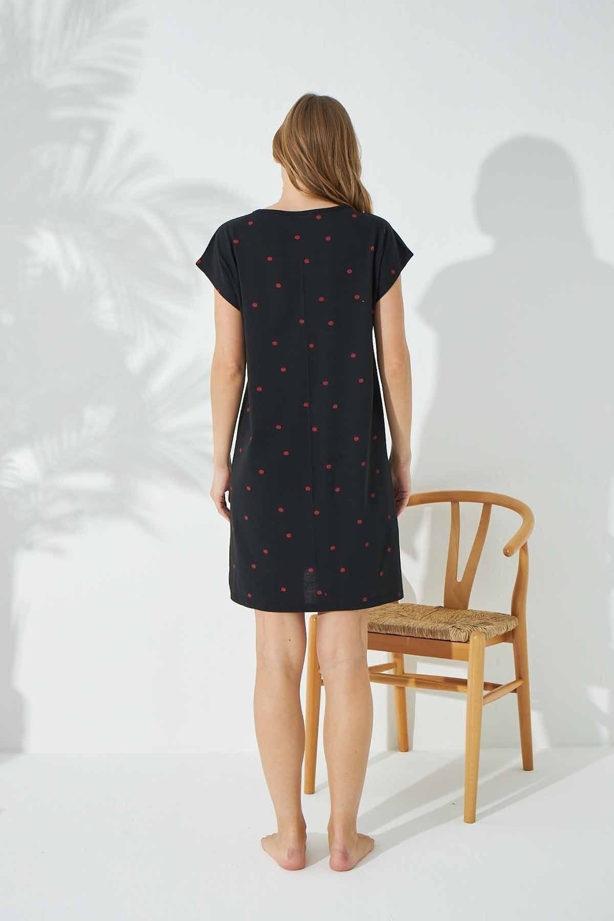 قميص النوم Siyah İnci لون أسود