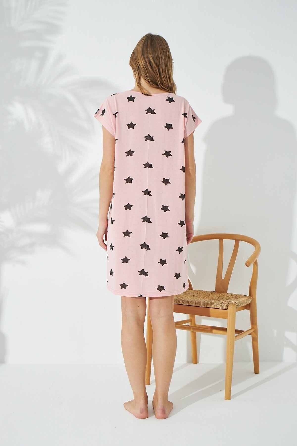 قميص النوم Siyah İnci لون زهري