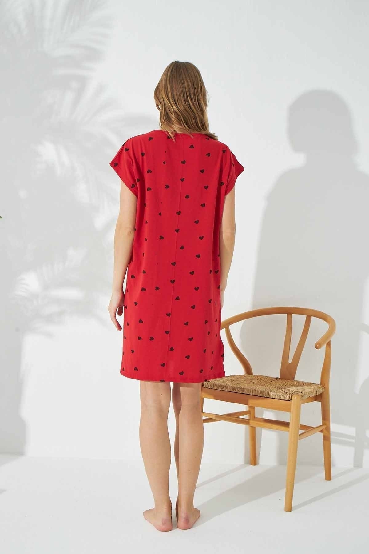 قميص النوم Siyah İnci لون أحمر