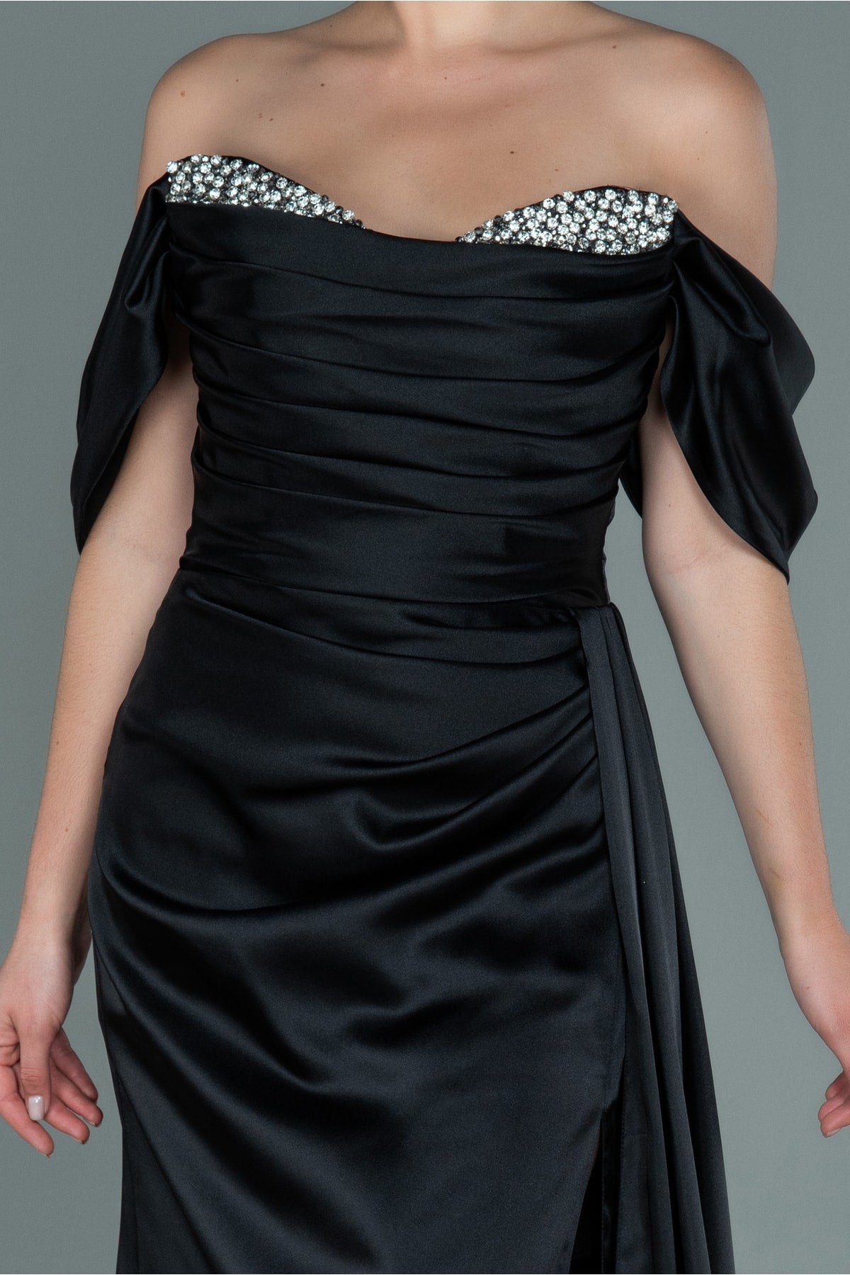 فستان سهرة Abiyefon لون أسود