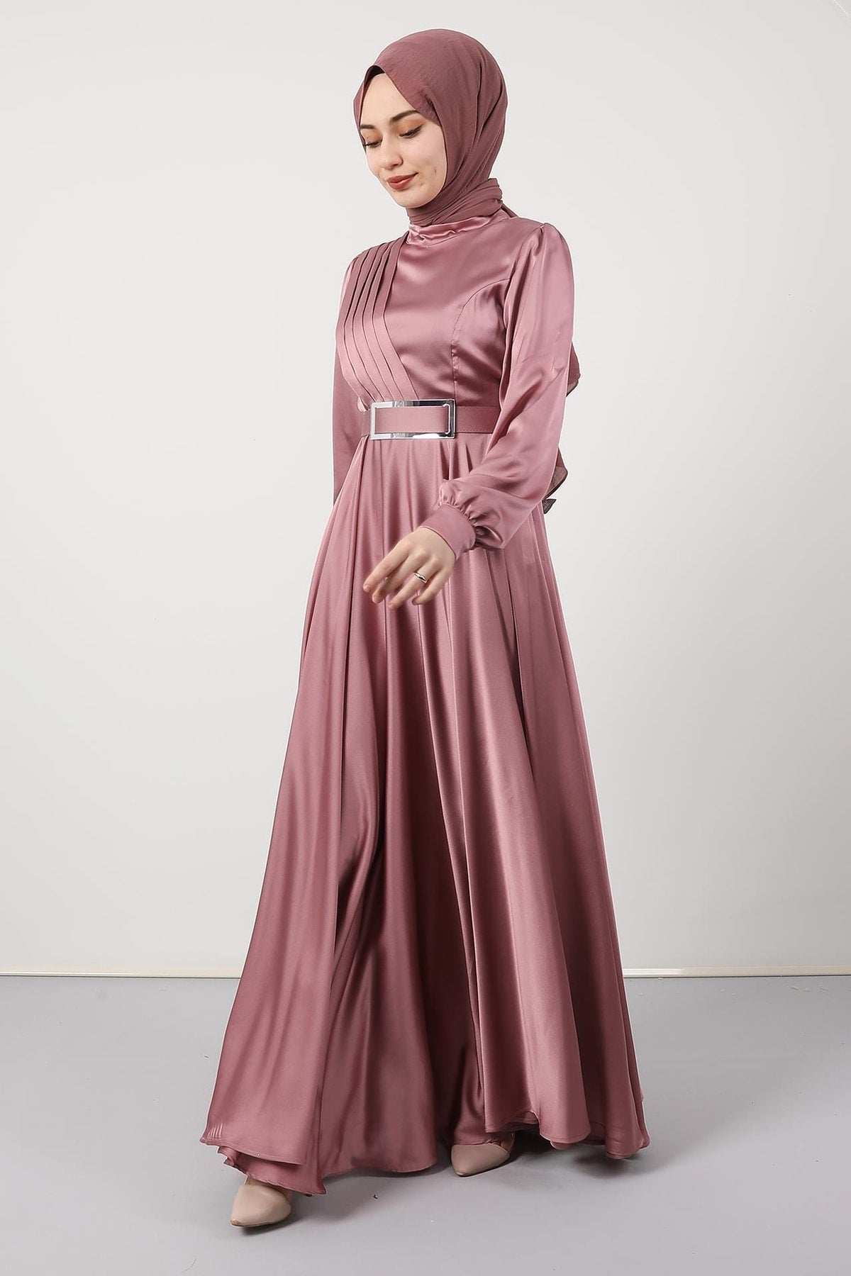 فستان سهرة giz astore لون زهري