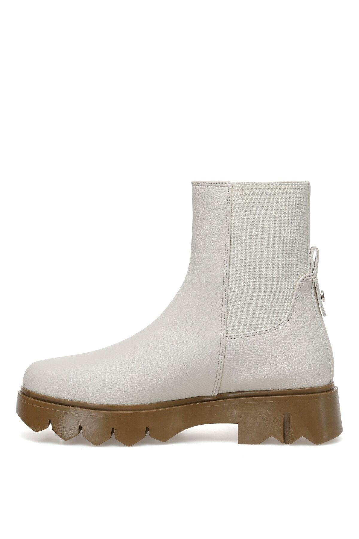 جزمة Nine West لون أبيض