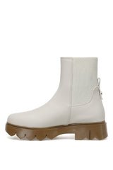 جزمة Nine West لون أبيض