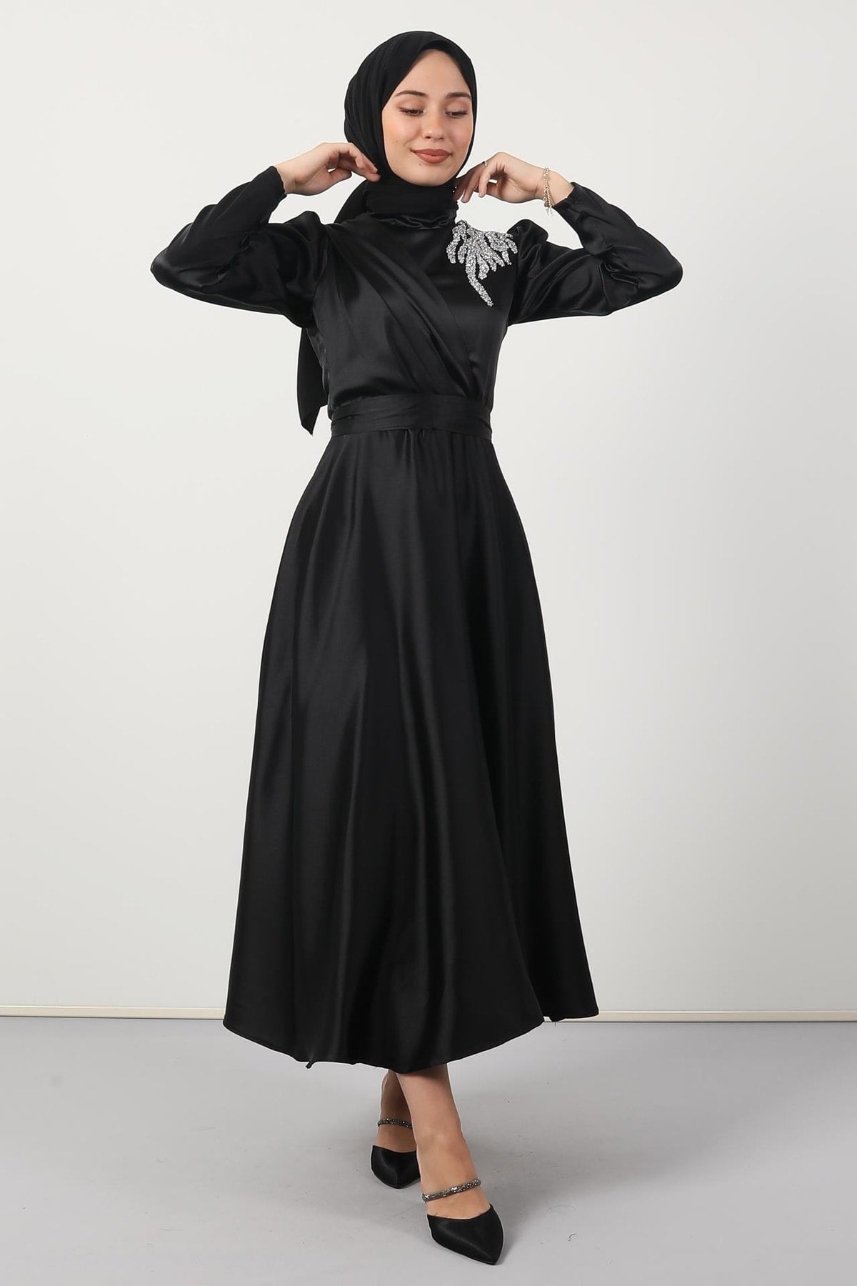 فستان سهرة giz astore لون أسود