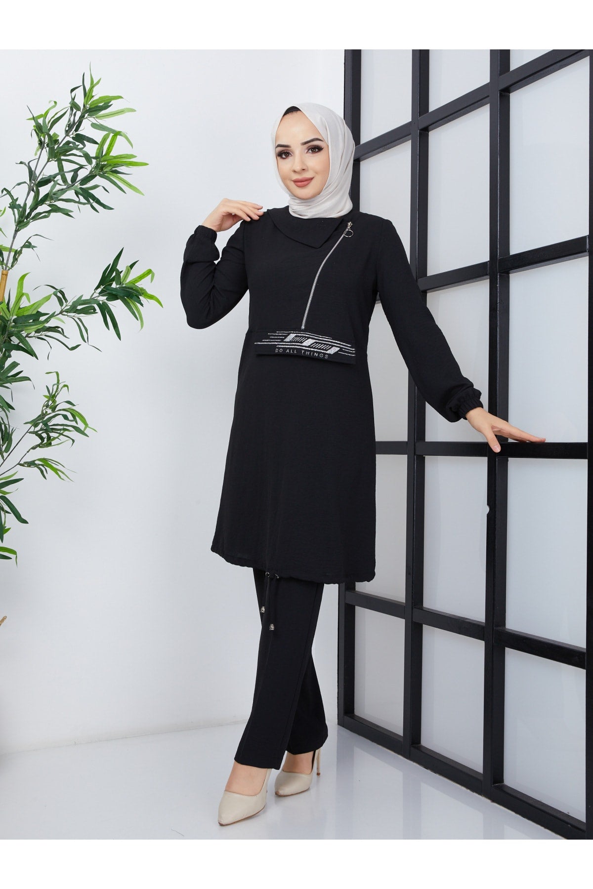 طقم BELLİNA لون أسود