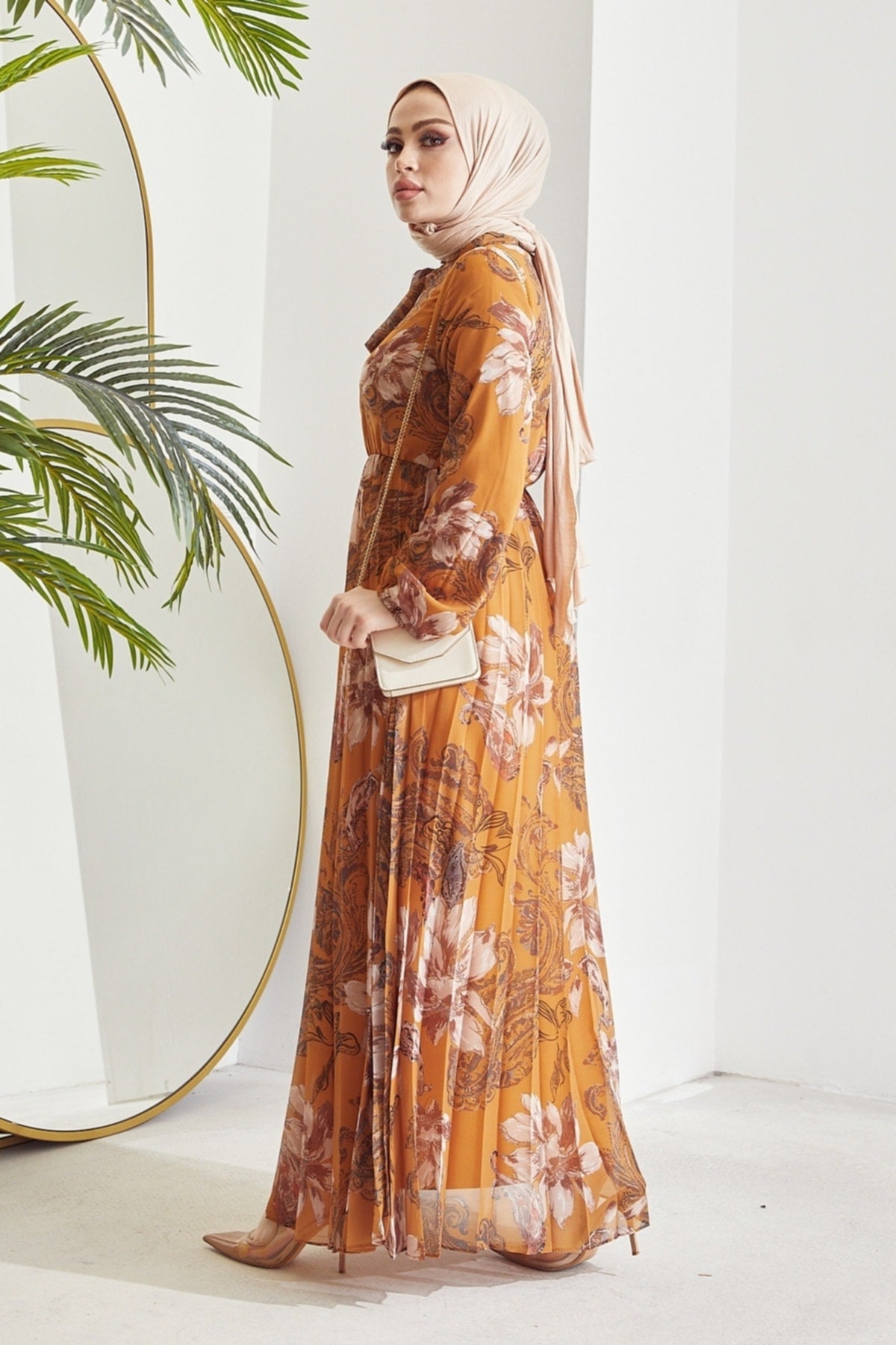 فستان InStyle لون غني بالألوان