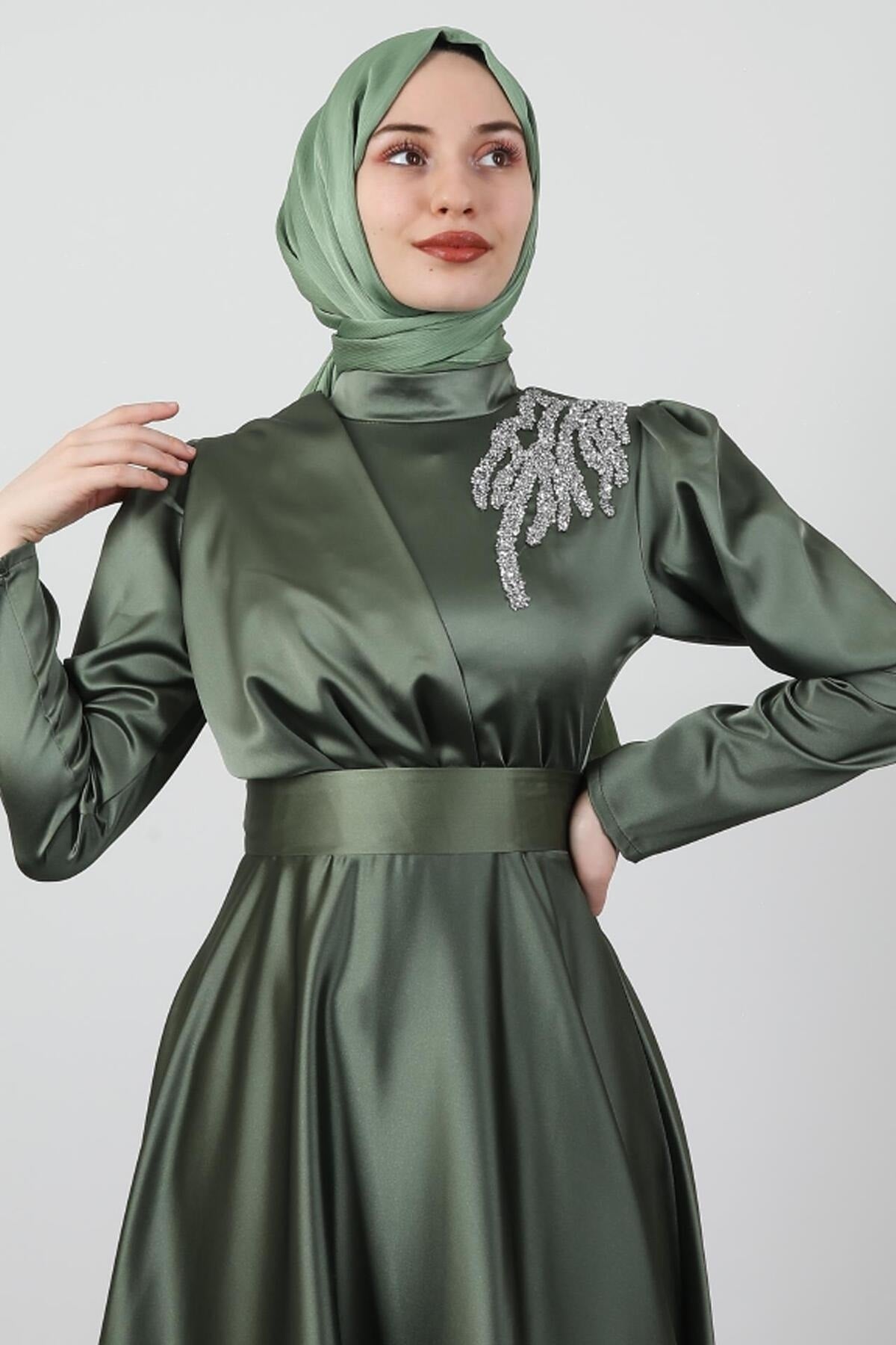 فستان سهرة giz astore لون كاكي