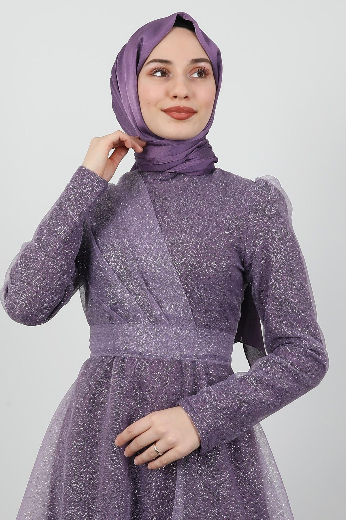 فستان سهرة giz astore لون بنفسجي