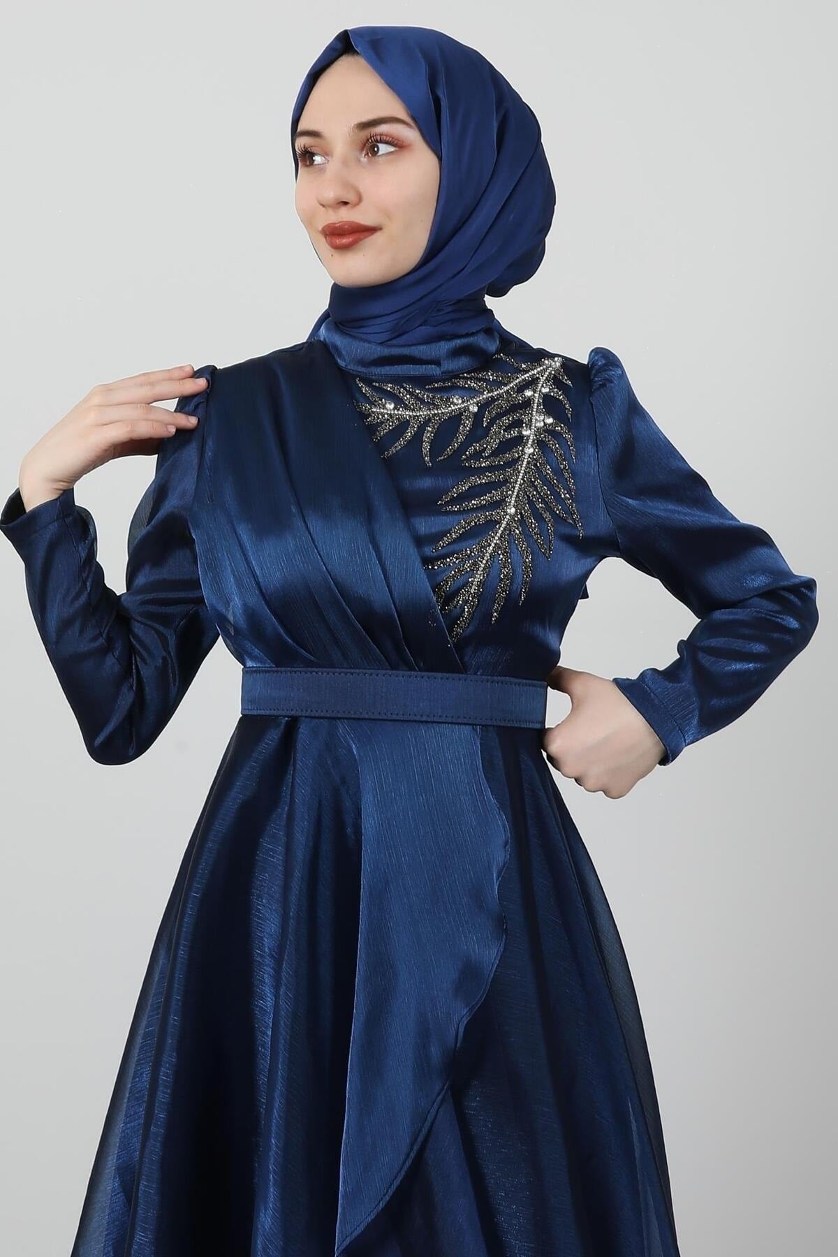 فستان سهرة giz astore لون أزرق غامق
