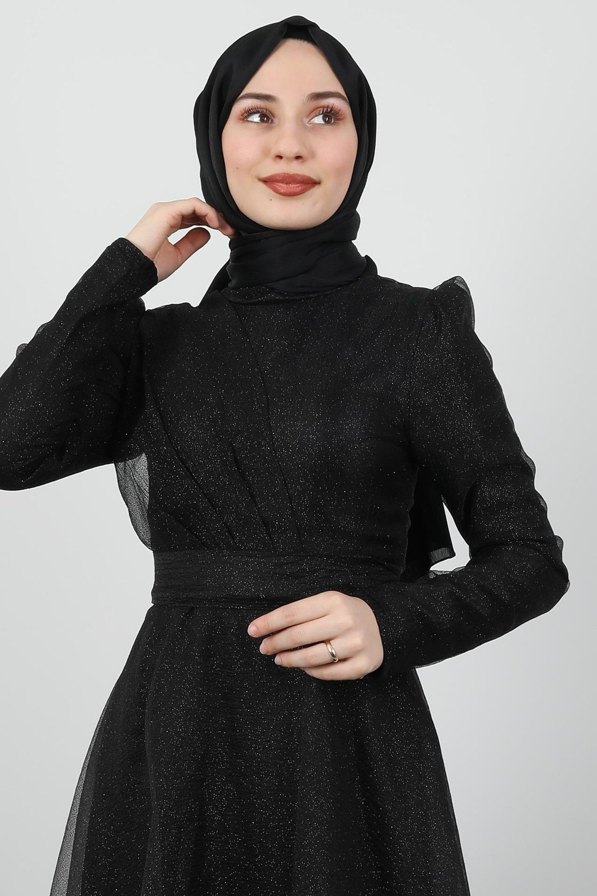 فستان سهرة giz astore لون أسود