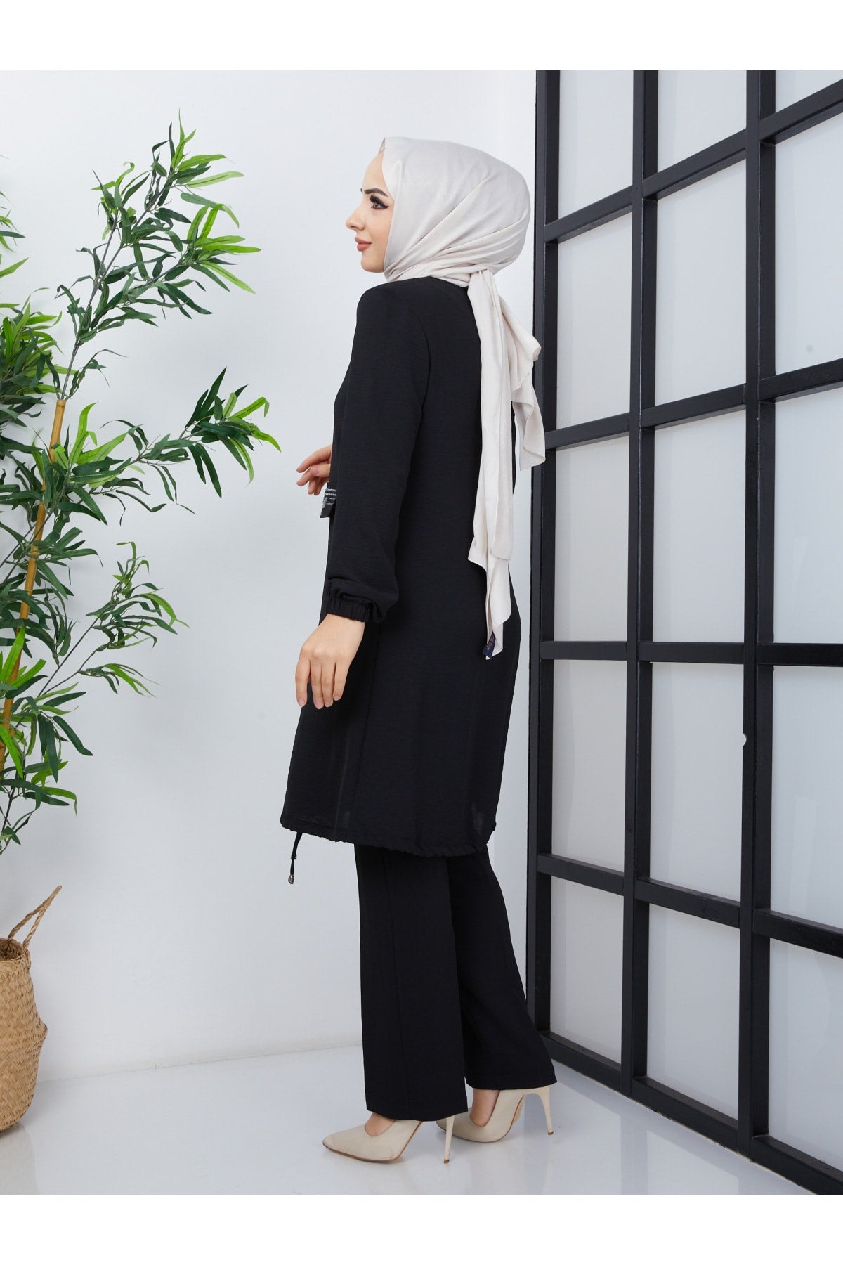 طقم BELLİNA لون أسود