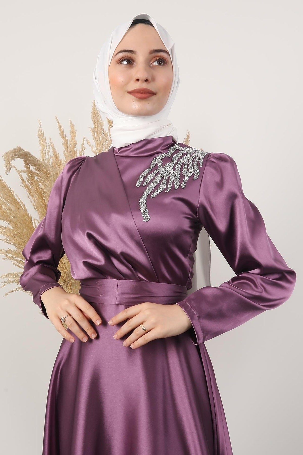 فستان سهرة giz astore لون بنفسجي