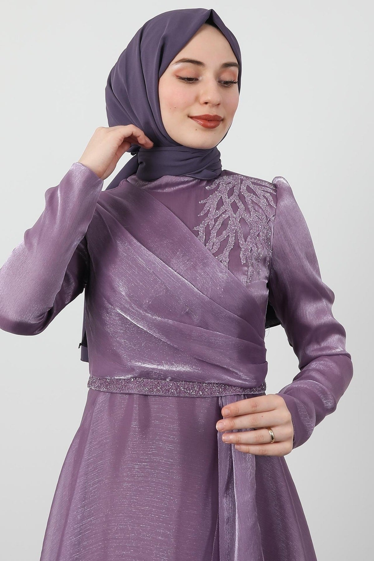 فستان سهرة giz astore لون بنفسجي