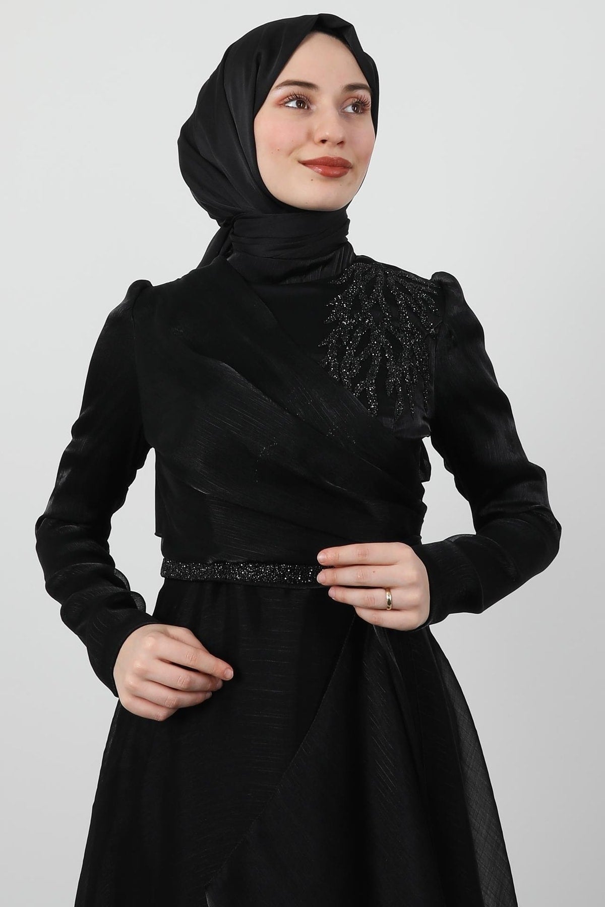 فستان سهرة giz astore لون أسود