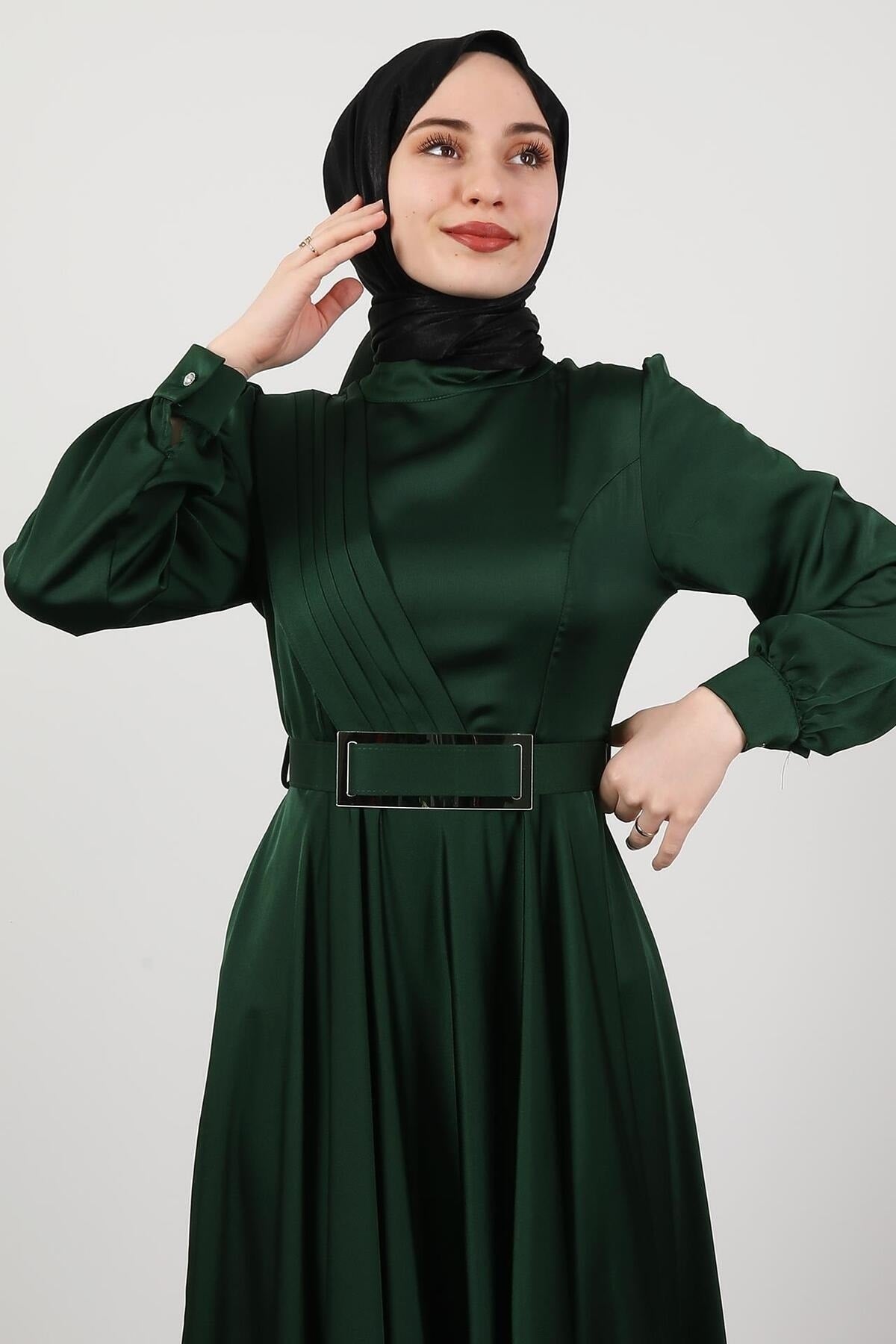 فستان سهرة giz astore لون أخضر