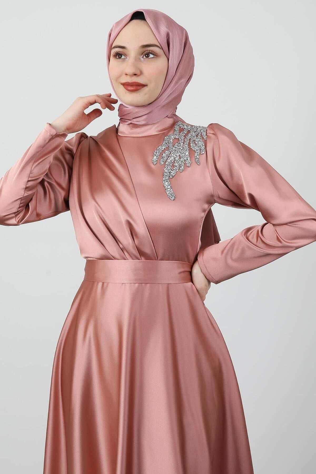فستان سهرة giz astore لون زهري