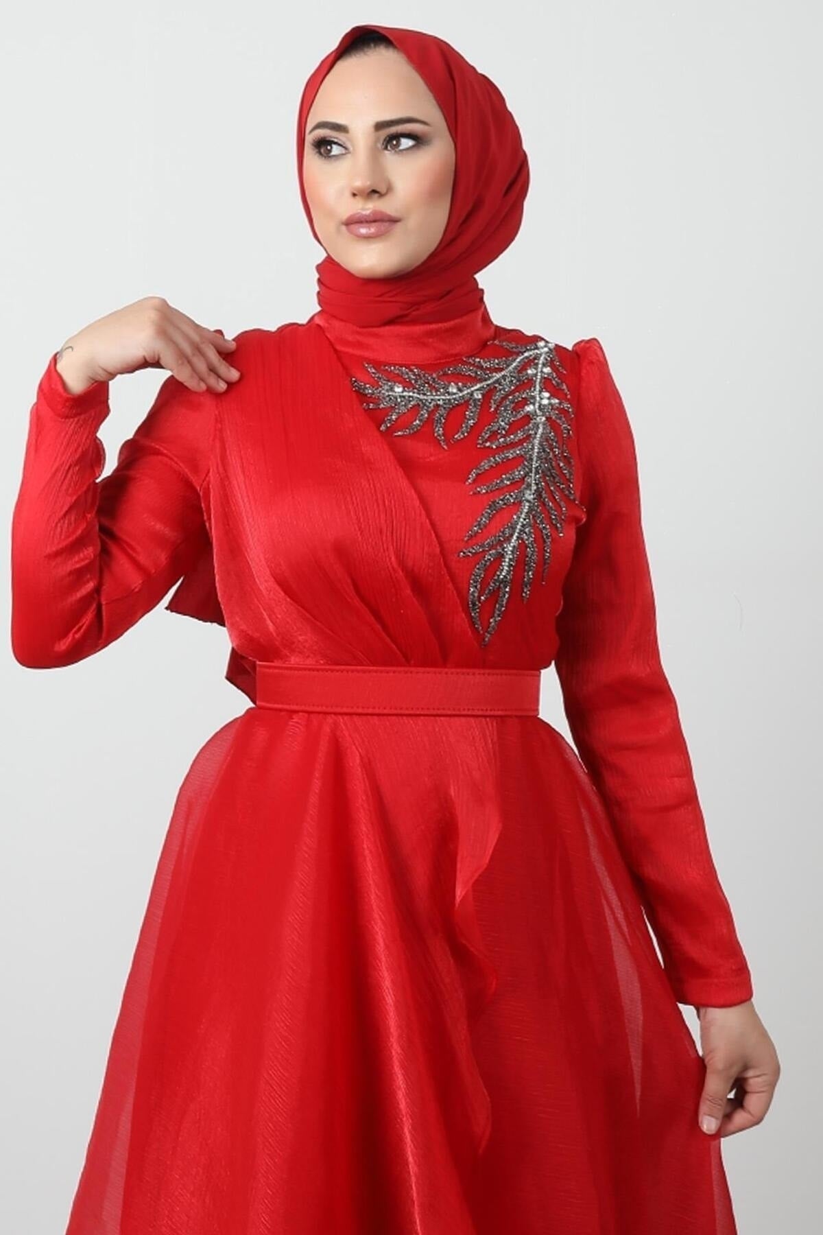 فستان سهرة giz astore لون أحمر