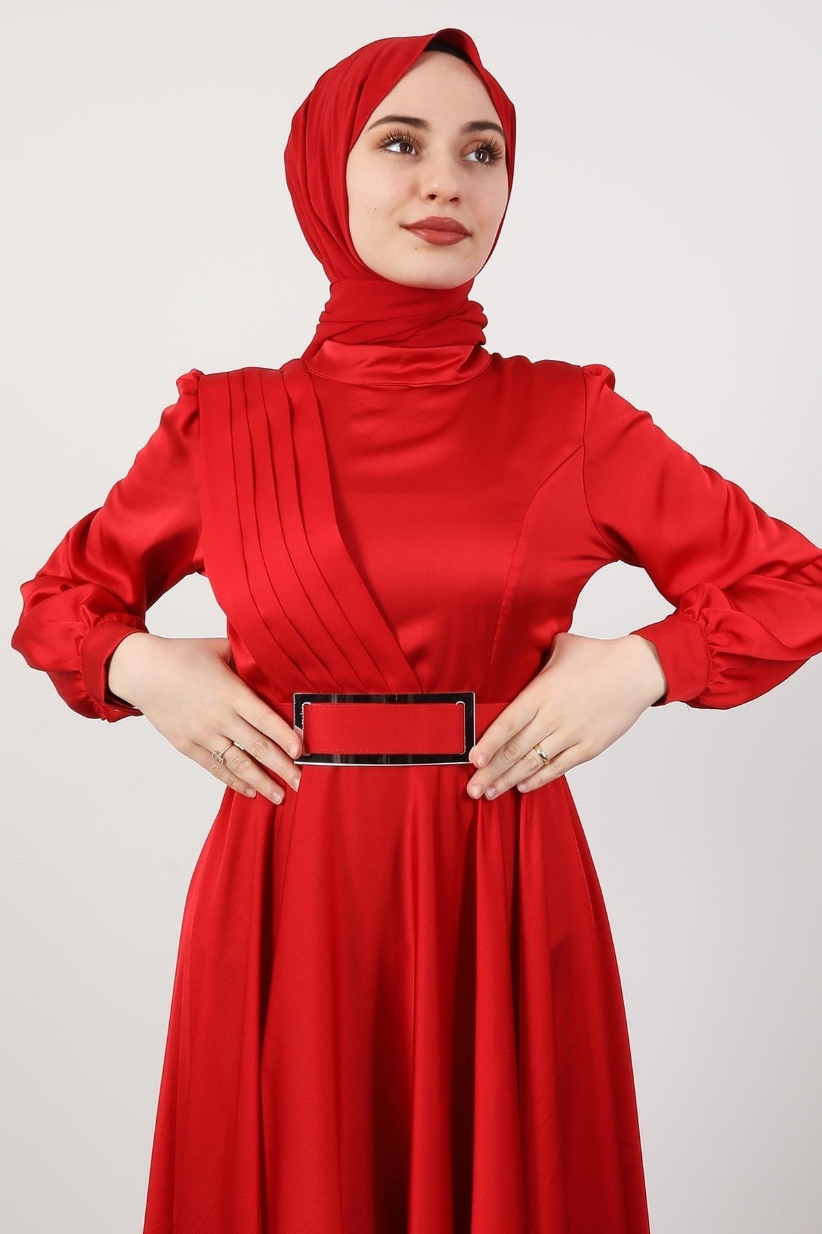فستان سهرة giz astore لون أحمر
