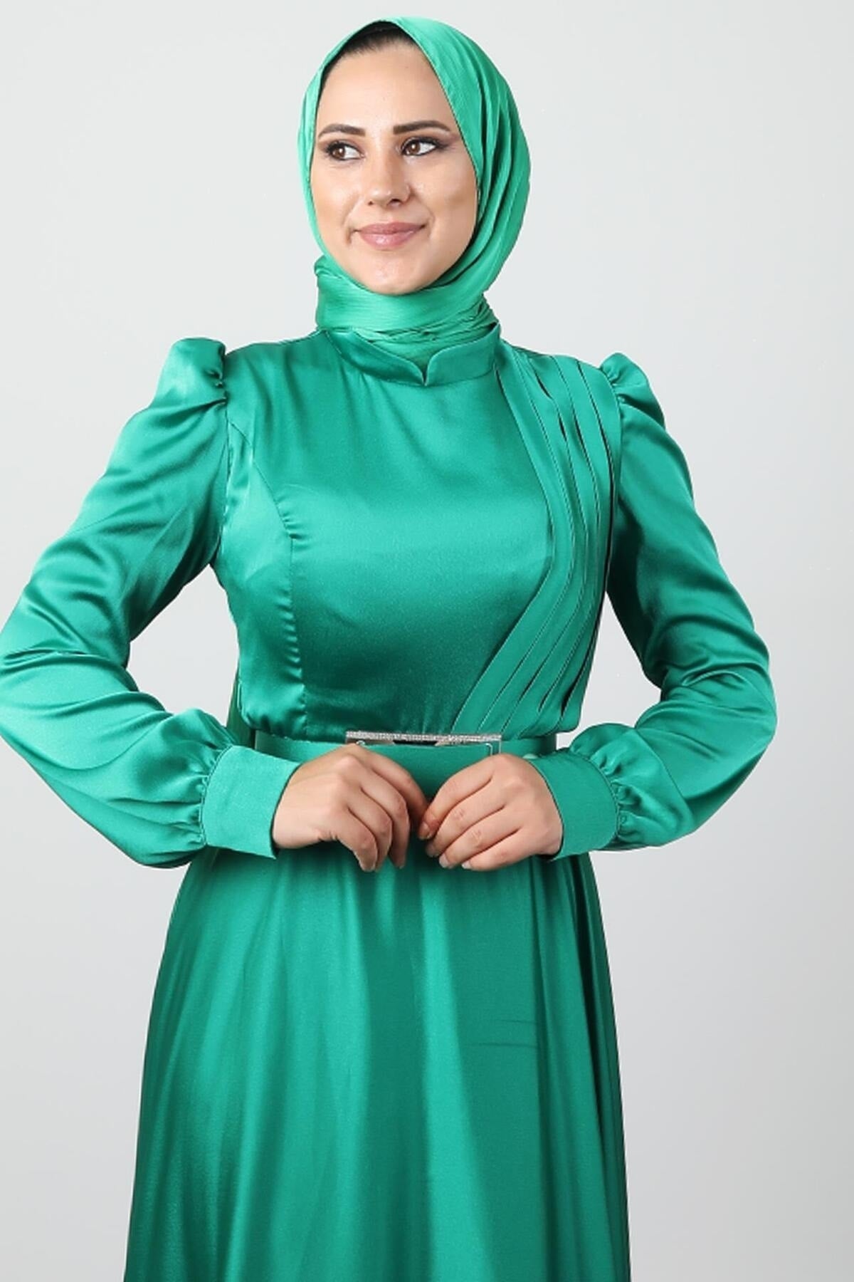 فستان سهرة giz astore لون أخضر