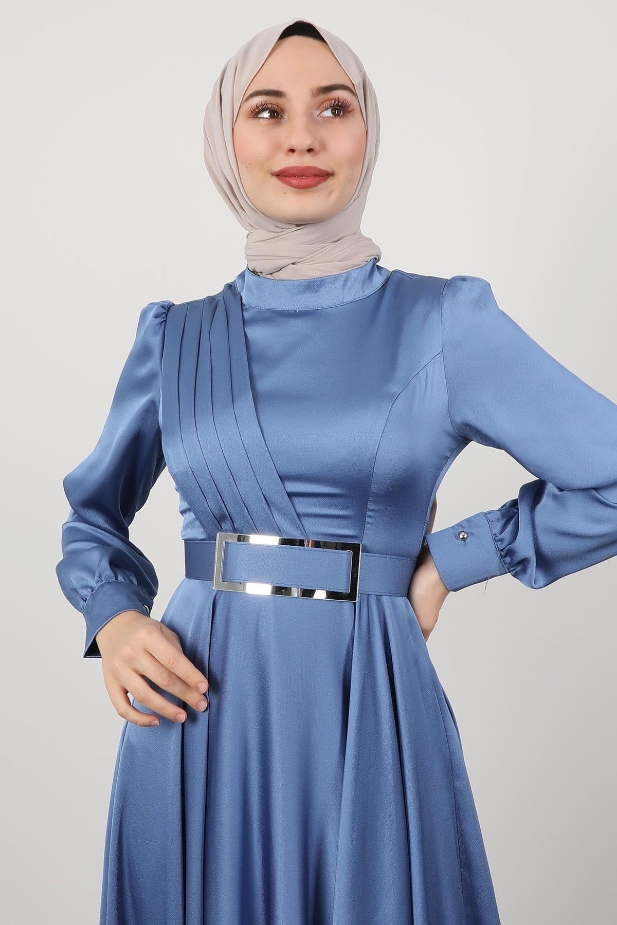 فستان سهرة giz astore لون أزرق غامق
