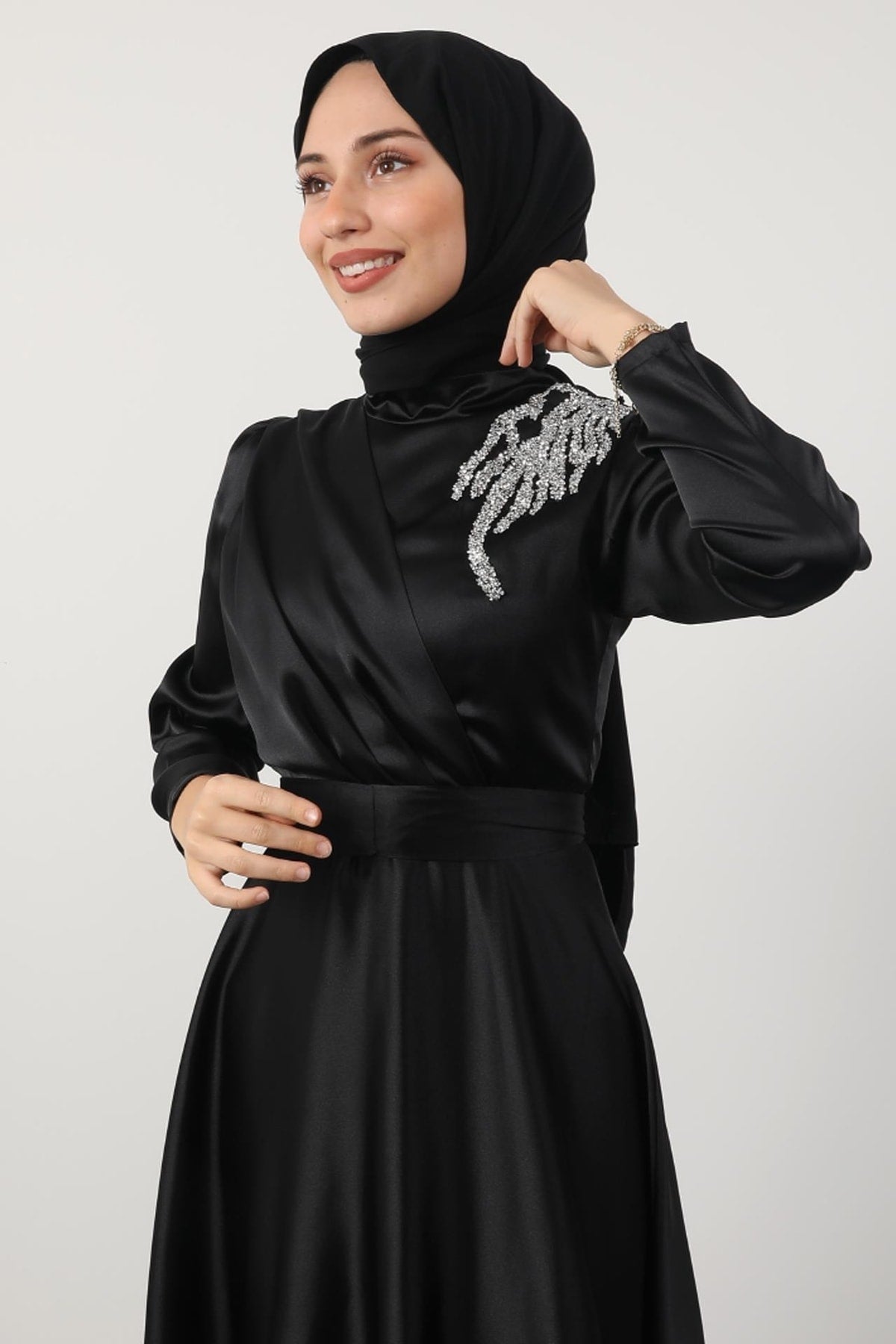 فستان سهرة giz astore لون أسود