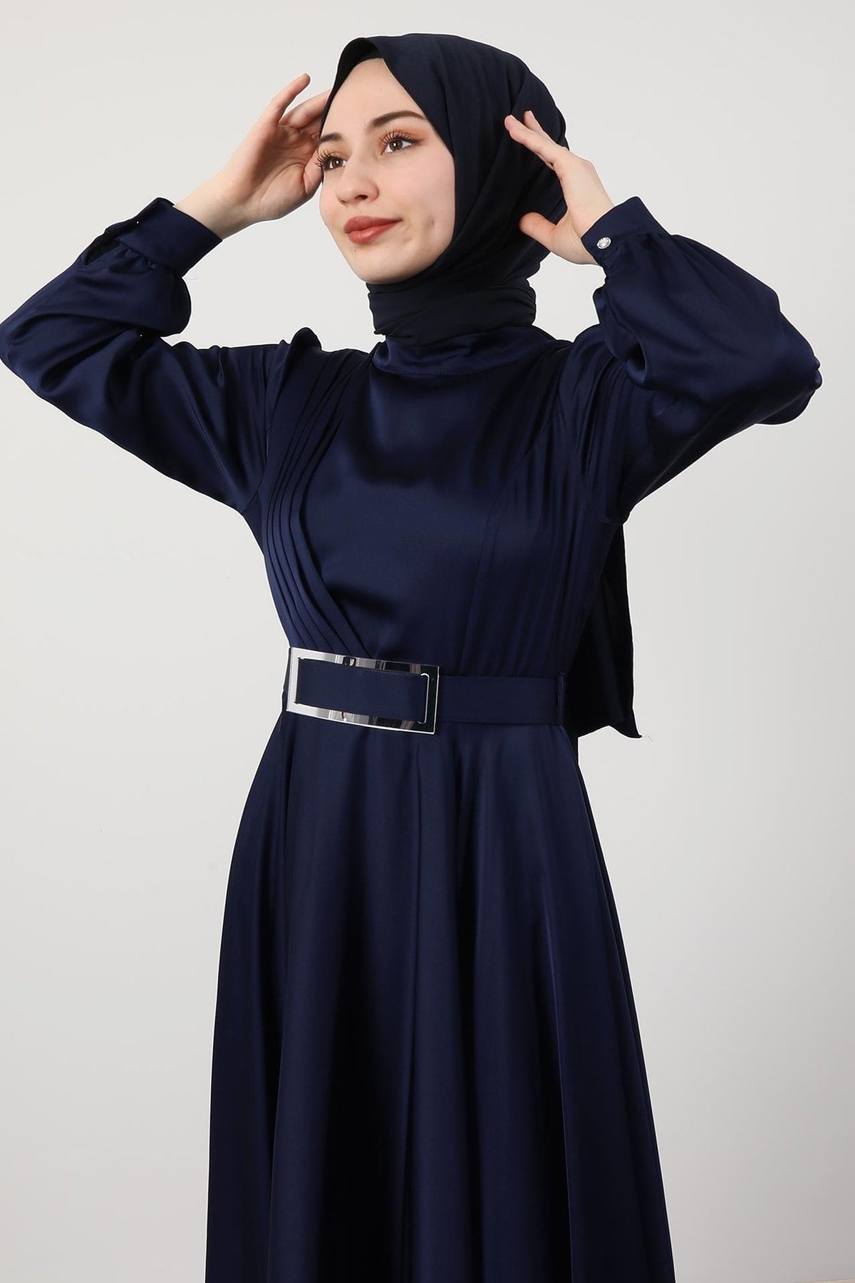 فستان سهرة giz astore لون أزرق غامق
