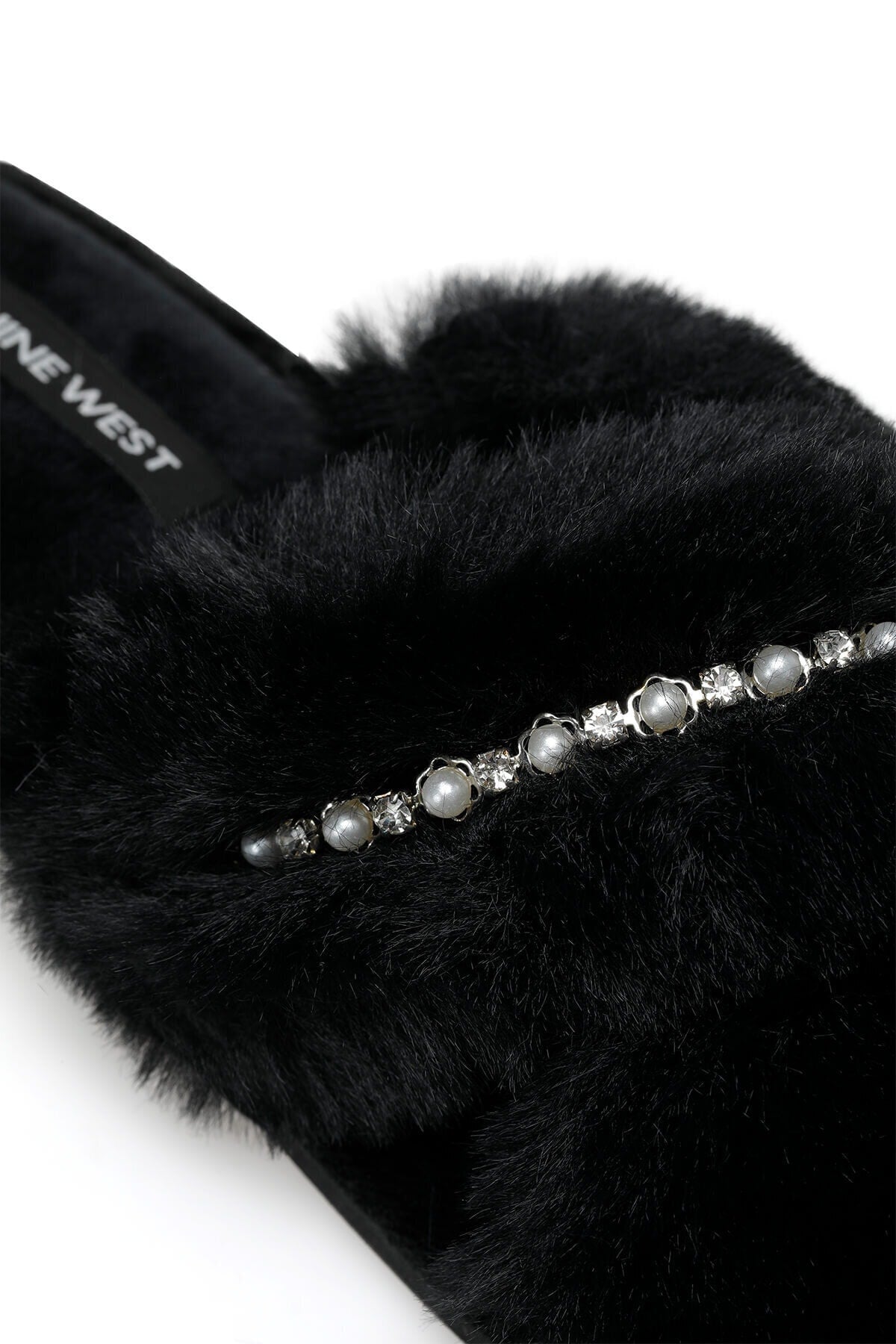 شبشب منزلي Nine West لون أسود